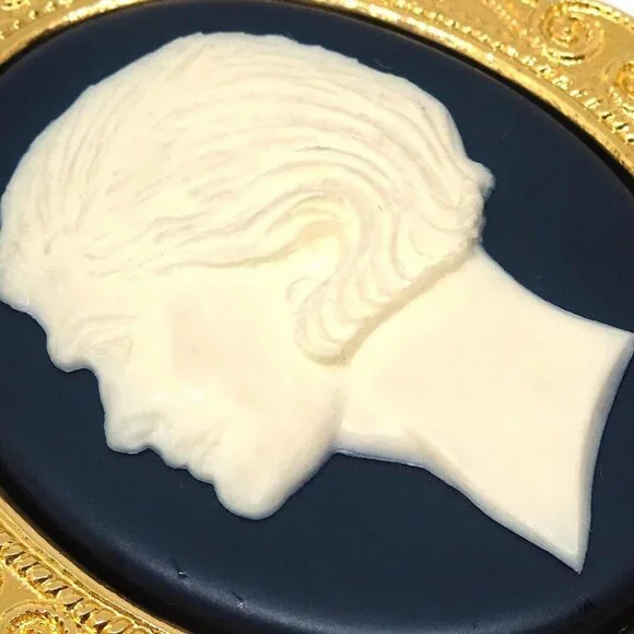 Chanel Brooch Pin Gold 153895 - Picture 6 of 8